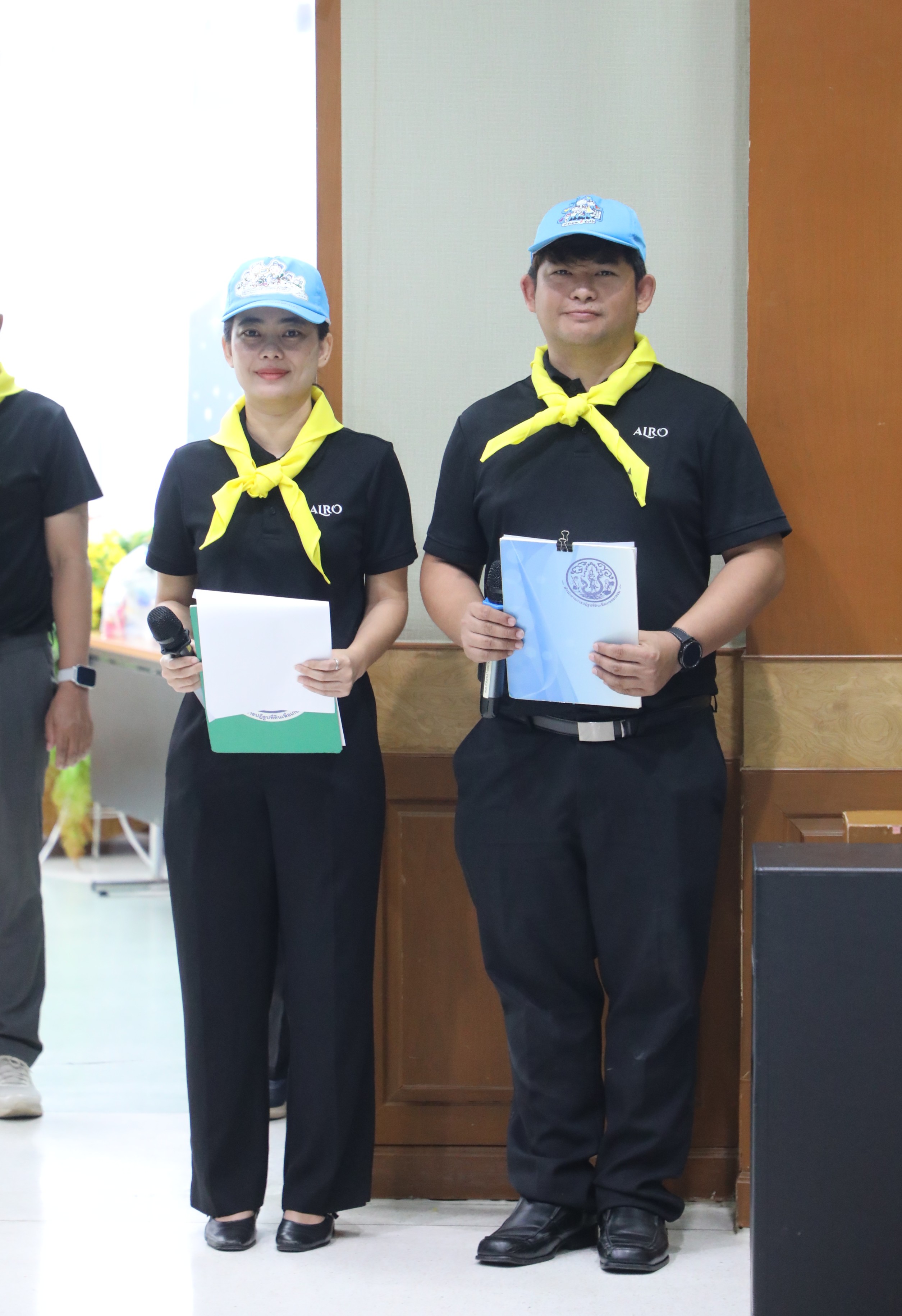 title - ส.ป.ก. จัดกิจกรรม “ประดิษฐ์ดอกไม้ถวายความอาลัย” ส่งเสริมสนับสนุนให้บุคลากรมีจิตสาธารณะและมีส่วนร่วมในการบำเพ็ญสาธารณะประโยชน์
